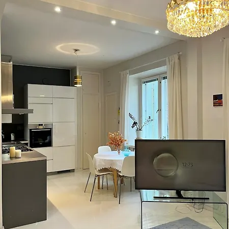 Modern In Trendy Appartement *