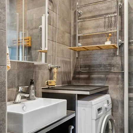 Modern In Trendy 아파트 *